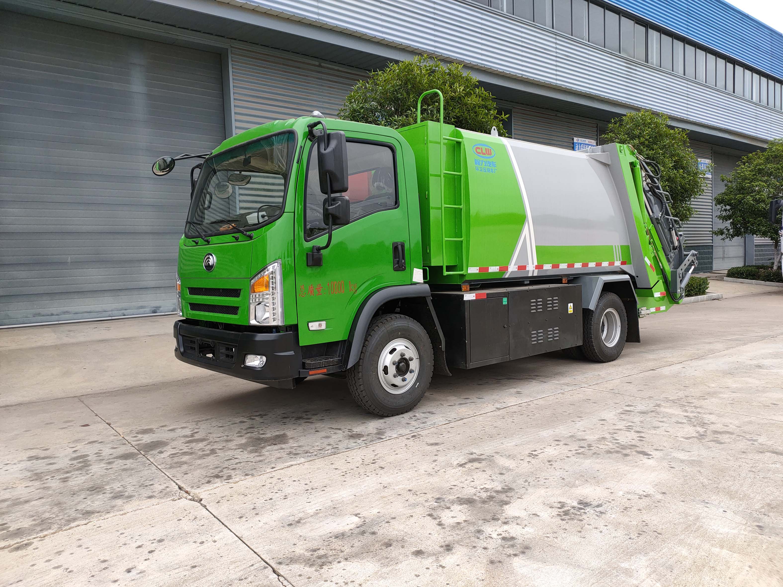 宇通8方純電動(dòng)壓縮式垃圾車(chē)圖片3