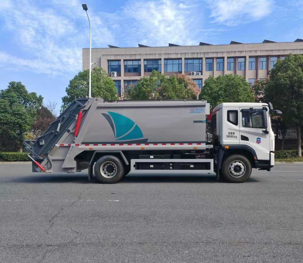 東風華神18噸純電動壓縮式垃圾運輸車圖片3