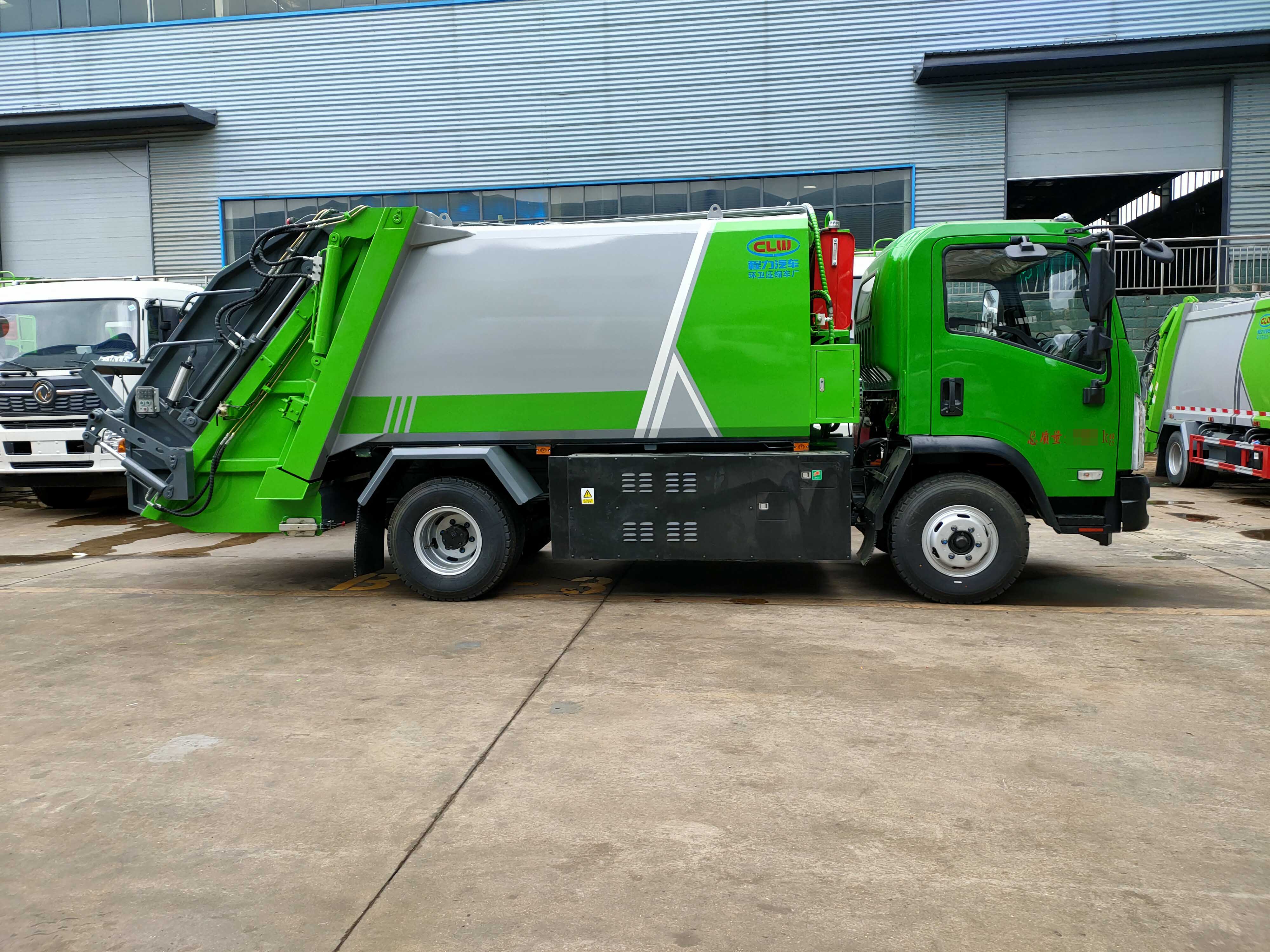 宇通8方純電動(dòng)壓縮式垃圾車(chē)圖片2