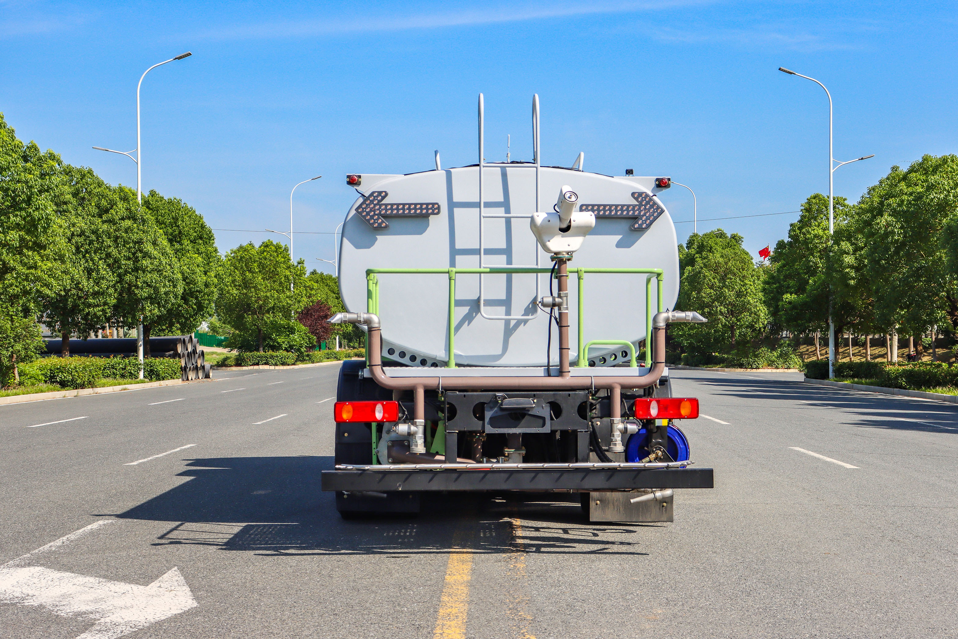 東風(fēng)天錦純電動9.9方高端灑水車圖片5