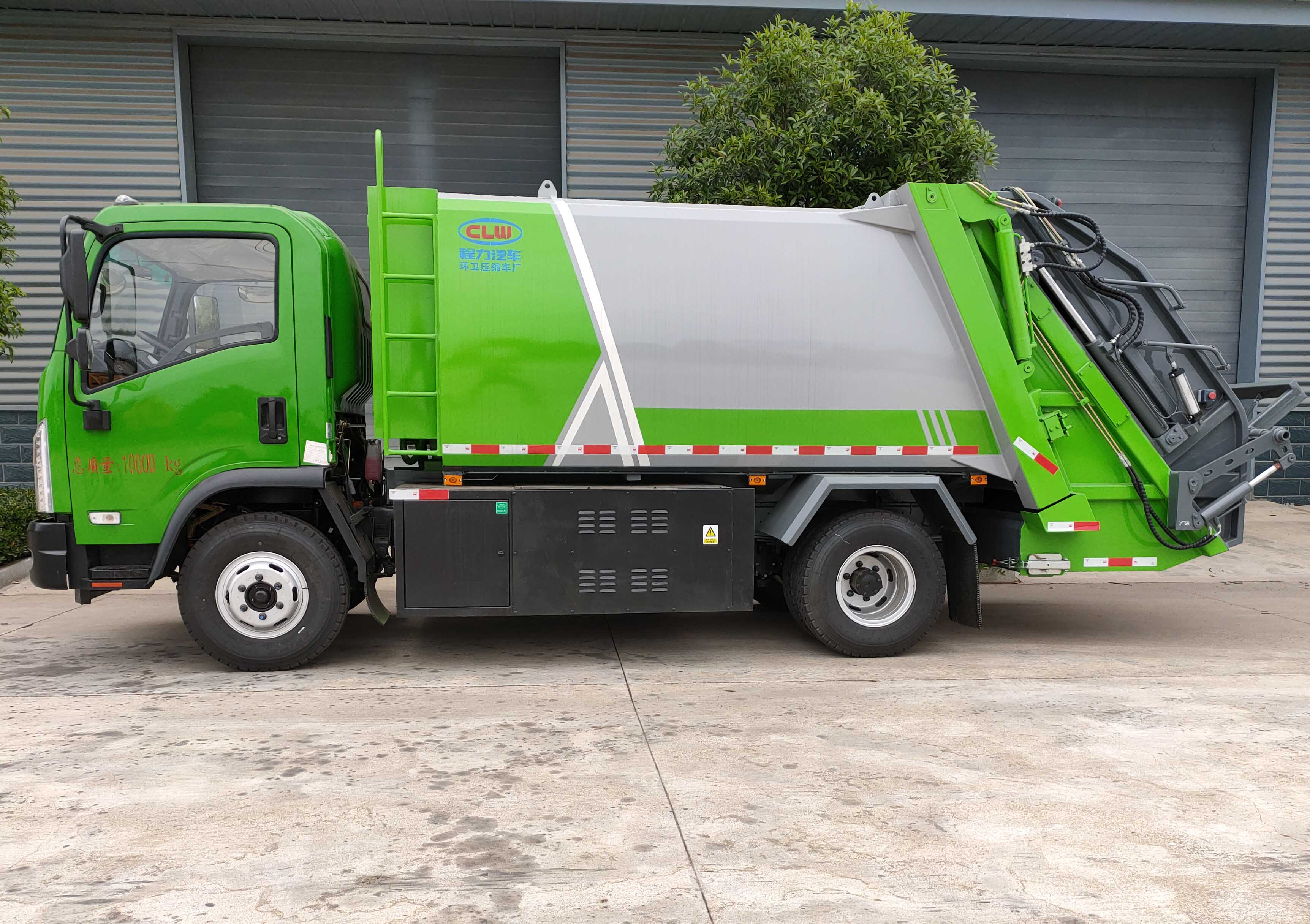 宇通8方純電動(dòng)壓縮式垃圾車(chē)圖片4