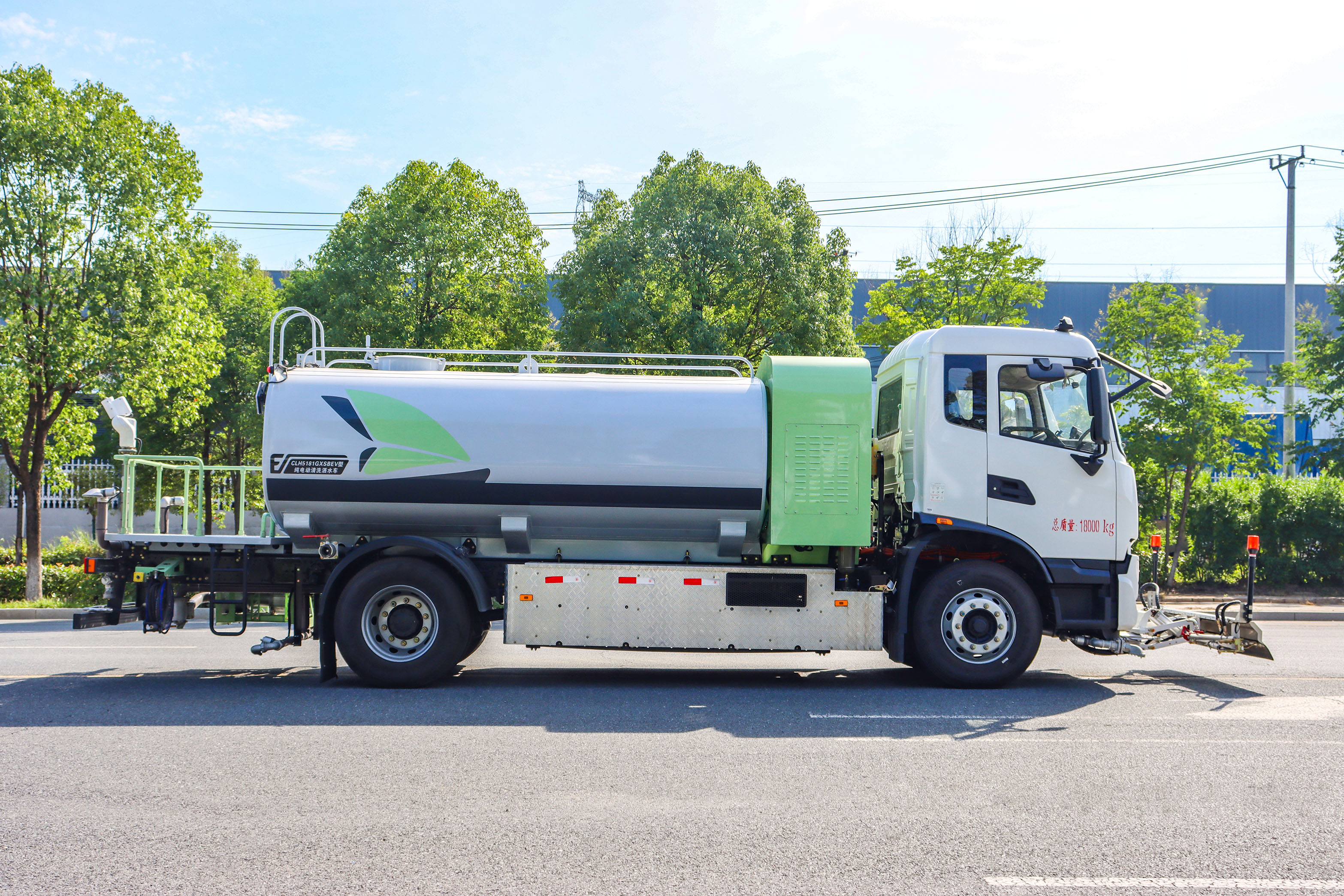 東風(fēng)天錦純電動9.9方高端灑水車圖片3