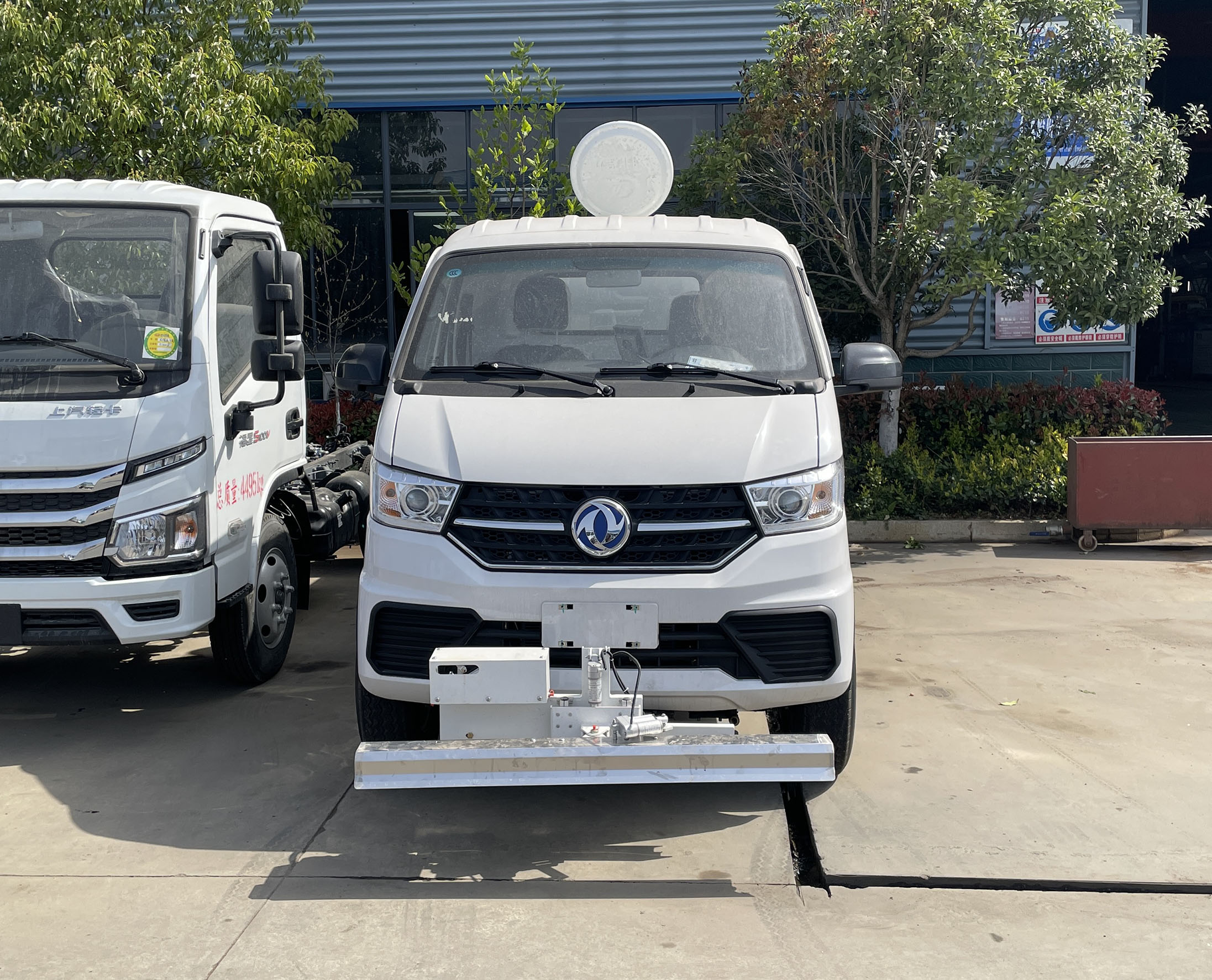 東風途逸純電動多功能路面養護車圖片2