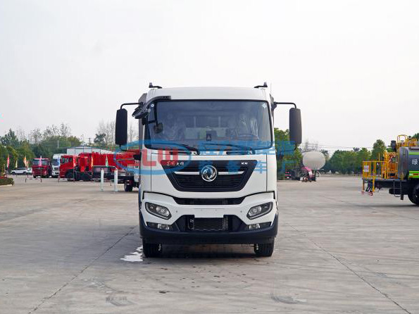 東風(fēng)天錦純電動(dòng)洗掃車(chē)圖片2