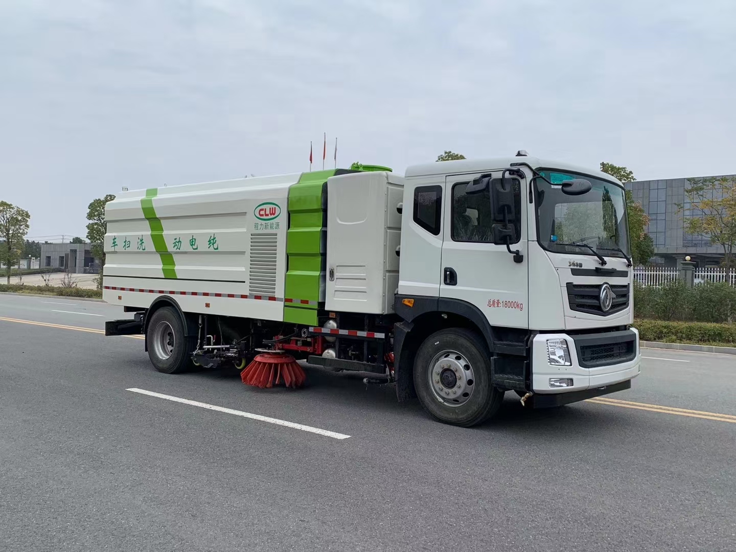 東風(fēng)華神純電動(dòng)洗掃車