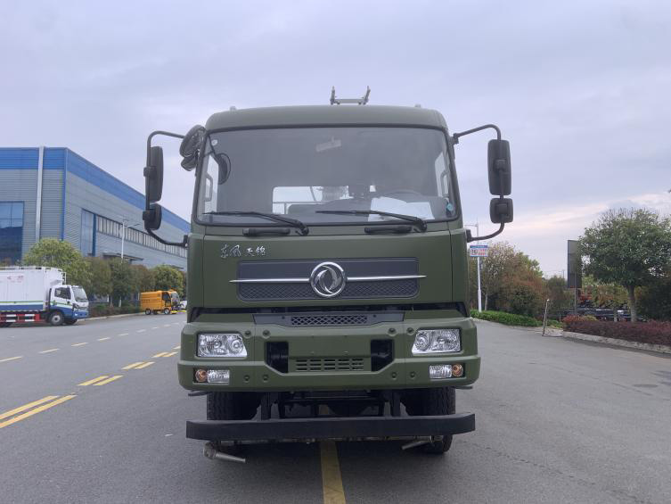 東風(fēng)天錦四驅(qū)4X4光伏板清洗車(chē)圖片2