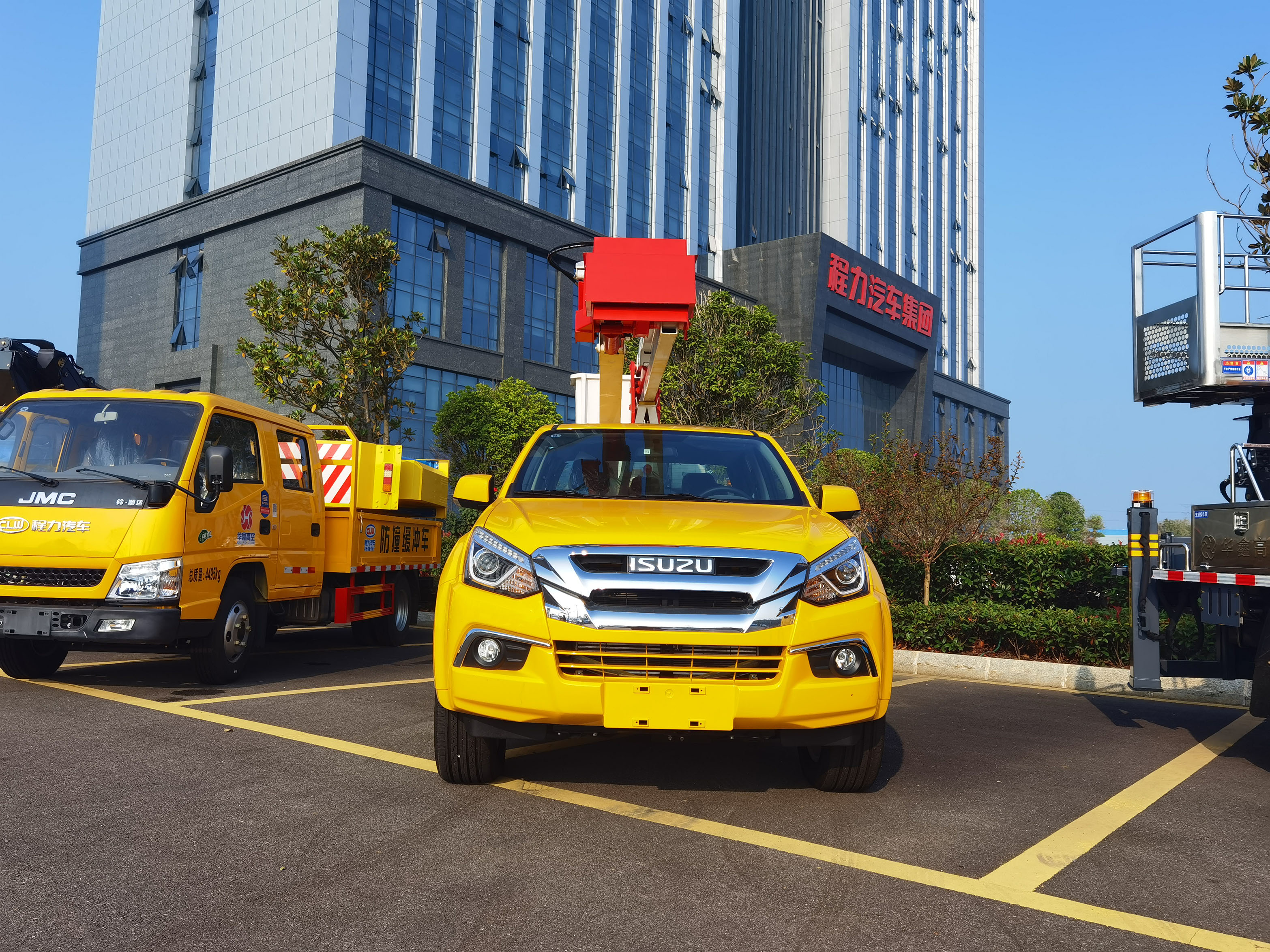 江西五十鈴皮卡13米帶電高空作業車圖片2