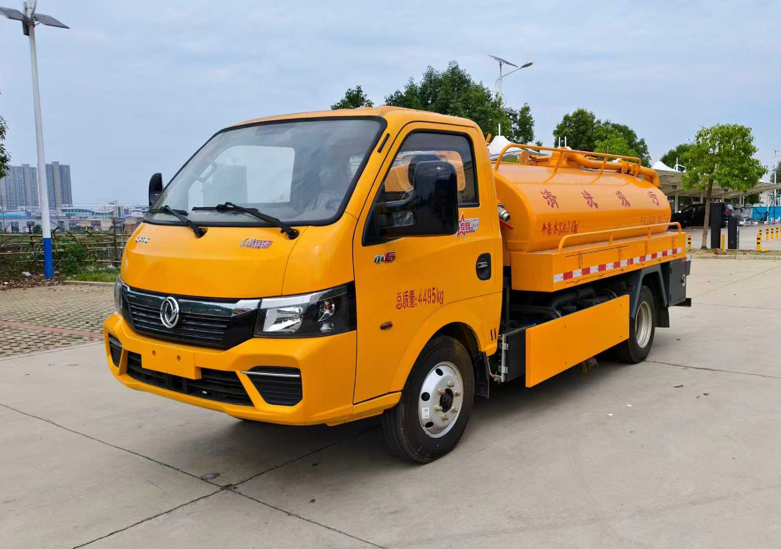 東風途逸藍牌1.24方清洗吸污車圖片4